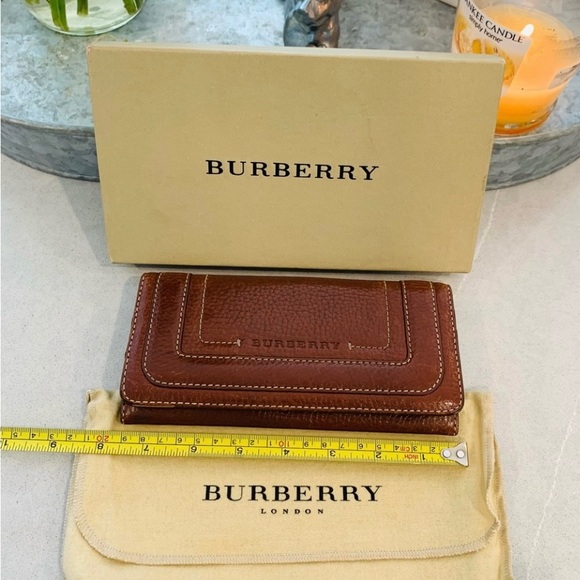 Authentic Burberry London Leather Long wallet - Picture 11 of 14